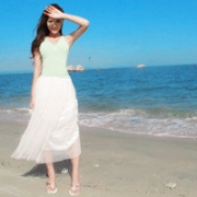 穿裙子清新女头