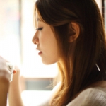 QQ头像女生侧脸唯美文艺图片