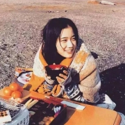 旅行旅途中的女头图片