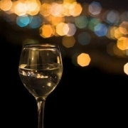 唯美一杯酒意境头像图片