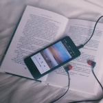 听音乐阅读读书安静头像图片