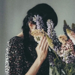 文艺女青年不露脸头像图片