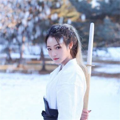 冬天美女头像图片