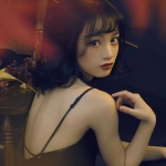 露背心有所恋女头图片