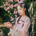 清新古风赏花女头图片