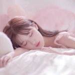 安静初恋系粉色系女头图片