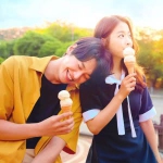 唯美甜蜜吃冰淇淋情头图片