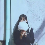 甜蜜吃棉花糖女头图片