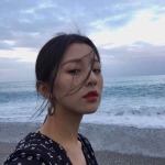 海边心酸悲伤瞬间女头图片