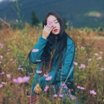 清新花草中女头图片