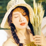 唯美阳光温柔女头图片