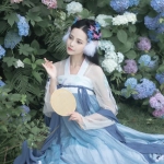 真人清新拿扇子古风女头图片