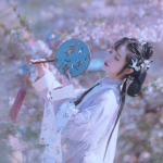 真人拿扇子伤感古风女头图片