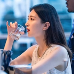 成熟女人喝酒头像图片