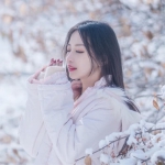 清新雪景中治愈系女头图片