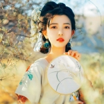 唯美拿扇子古风美女头像图片