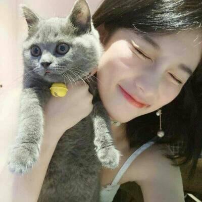 带猫的头像女