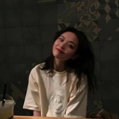 很潮的头像女生