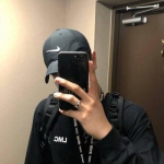 手机控真人男头高清图片