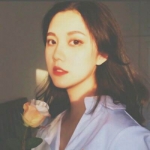 漂亮的暖色系滤镜小清新女头图片