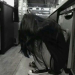 很酷的丧女伤感高清头像图片