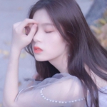 回忆高清唯美的迷离眼神伤感意境女头像图片