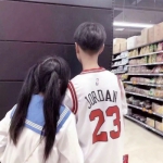 两张一对不露脸高清少男少女的部位情头图片