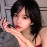 2024高清时尚的红色美女头像图片