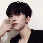 二十岁左右帅哥好看高清的网恋照片头像