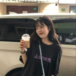 女生高清喝奶茶可爱头像图片